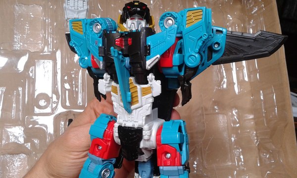 Entertainment Earth Exclusive Liokaiser   In Hand Photos Of Platinum Edition Combiner Wars Boxset  (13 of 24)
